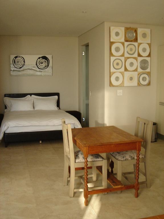 Camps Bay Studio Guesthouse - Studio Кейптаун Номер фото